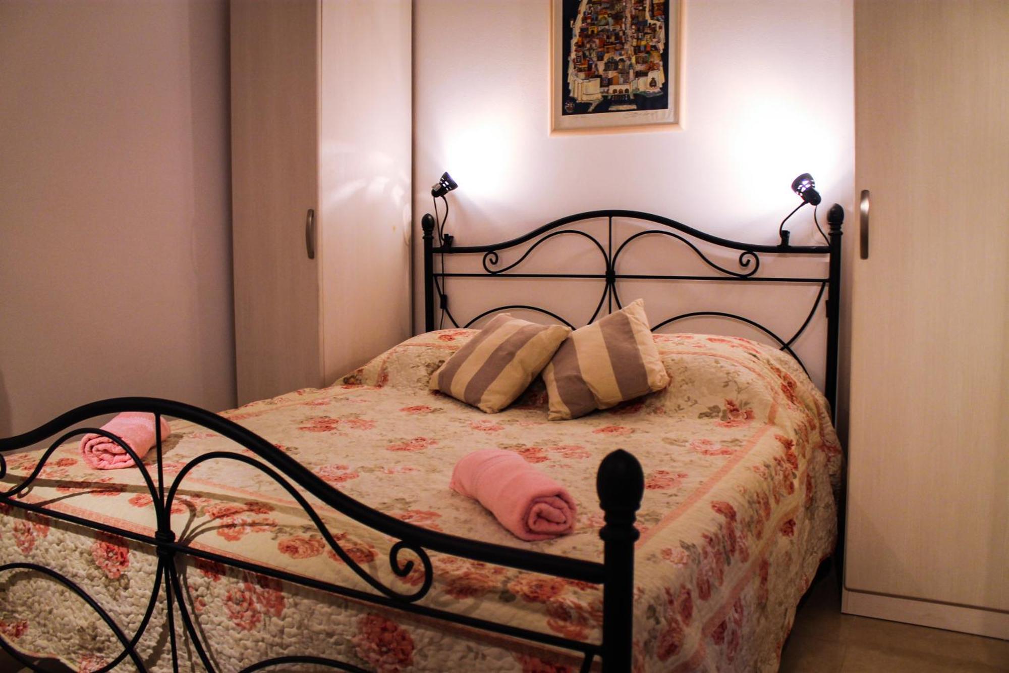 Guesthouse Kamarin ポメナ エクステリア 写真